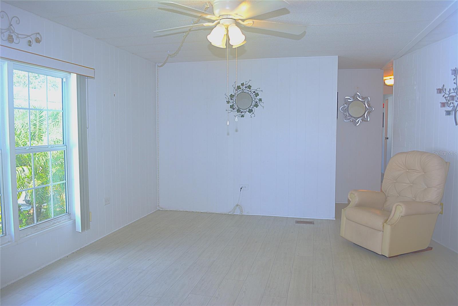 Listing Image #12