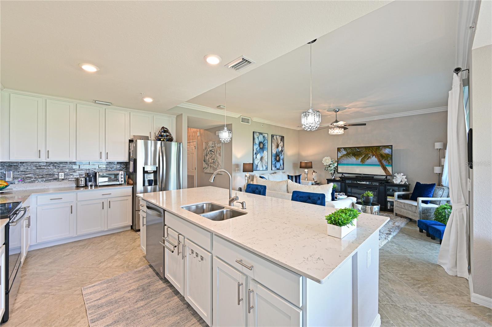 Listing Image #11