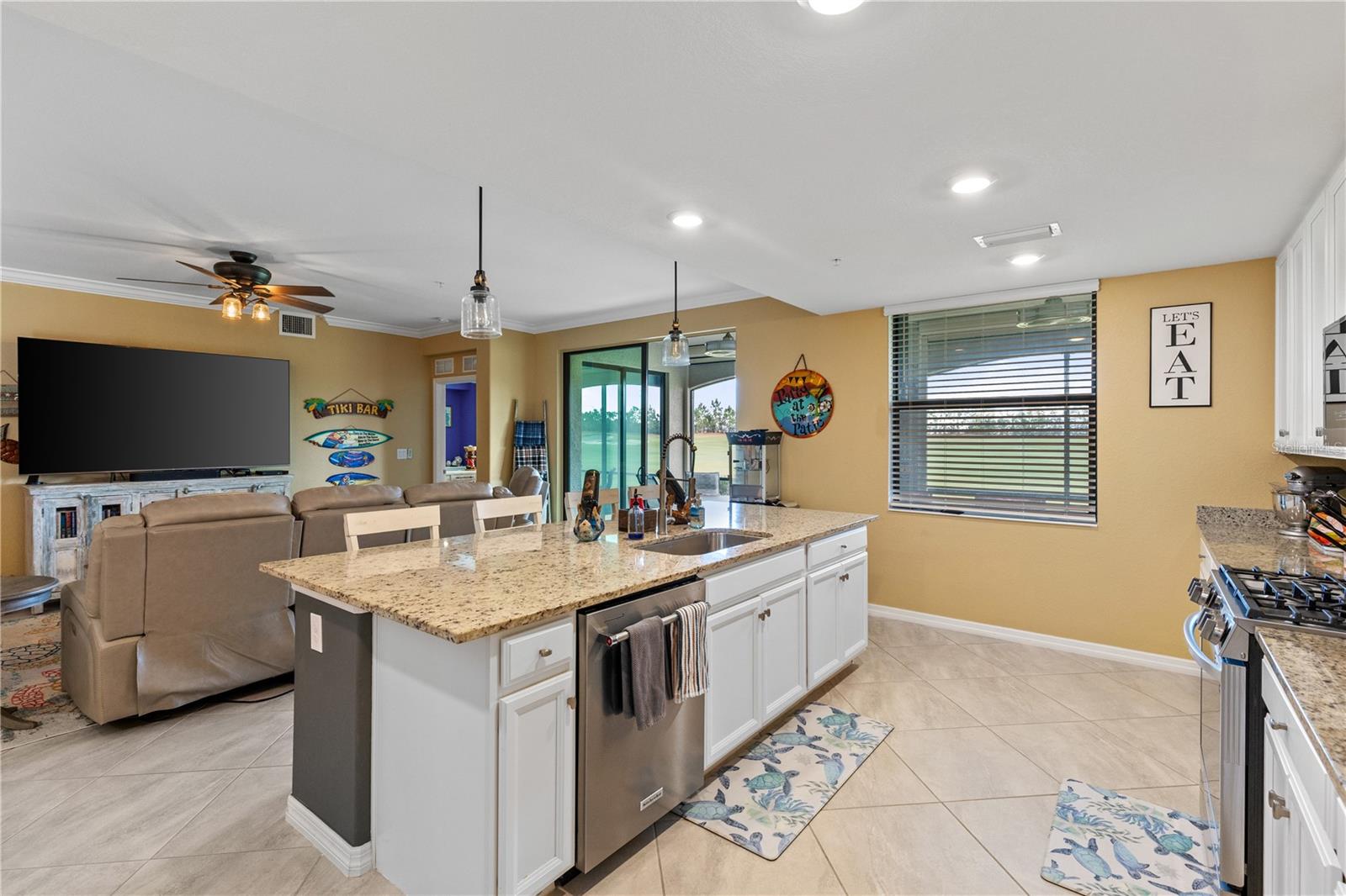 Listing Image #10