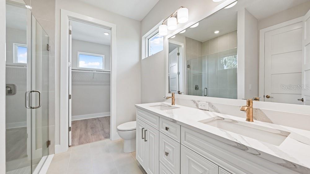 Listing Image #13