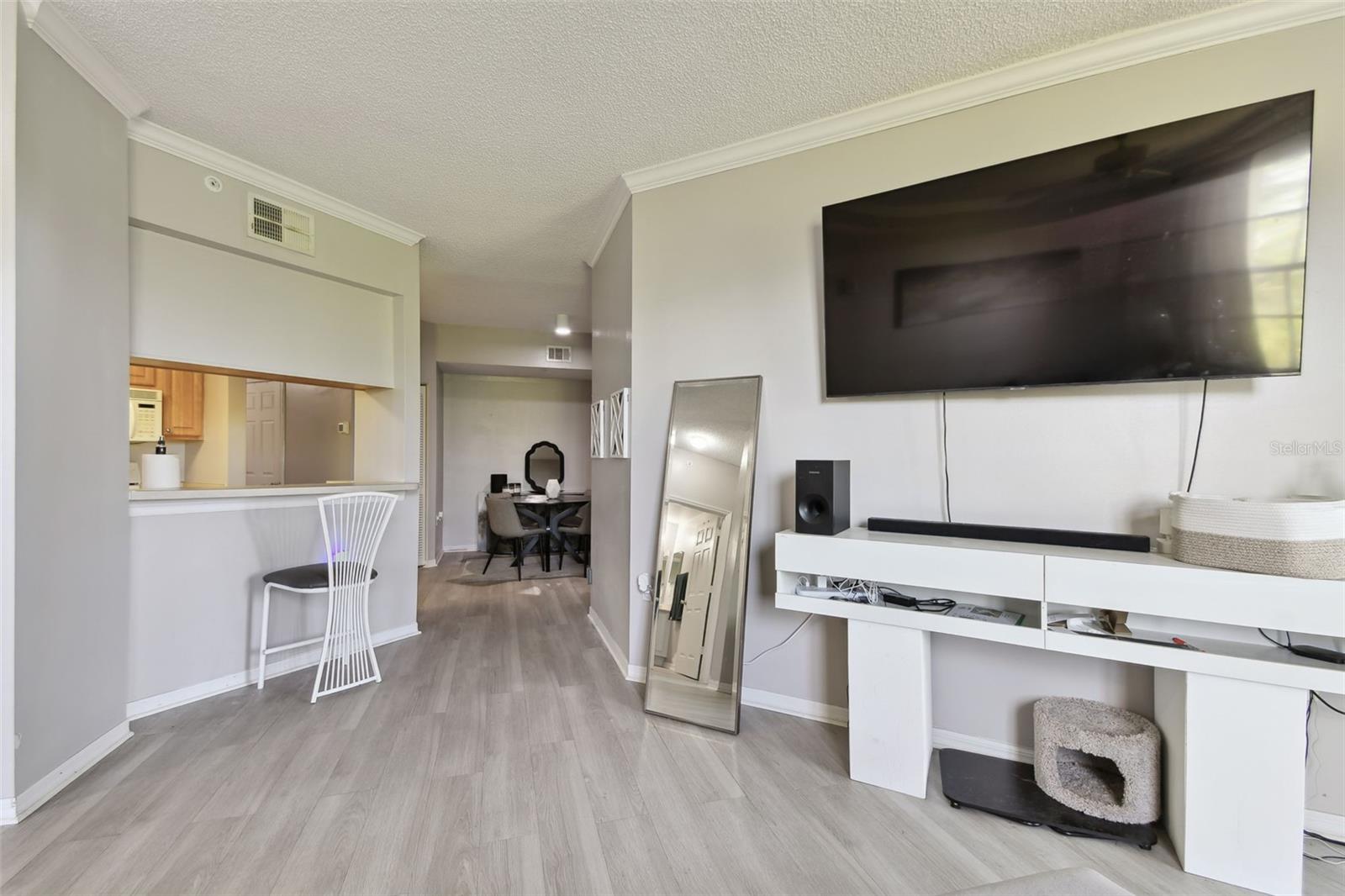 Listing Image #8