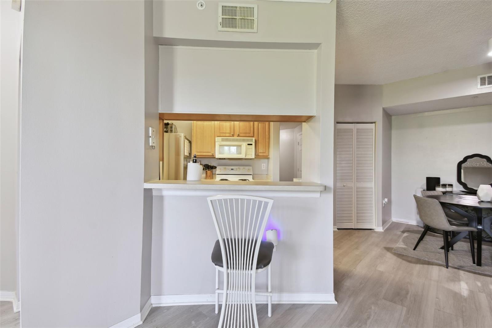 Listing Image #10