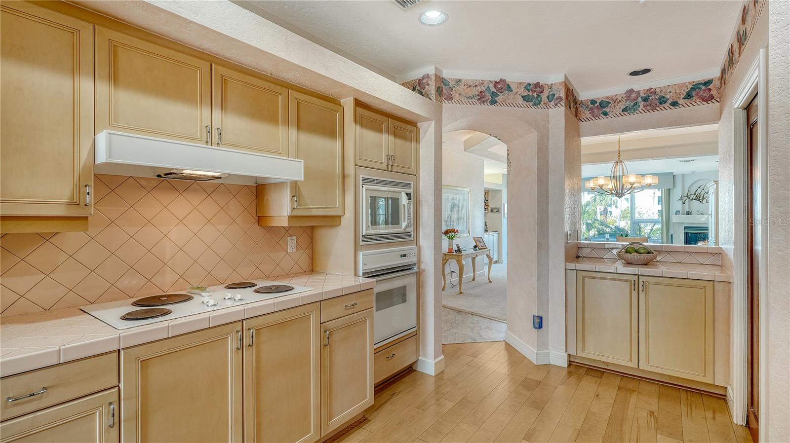 Listing Image #13
