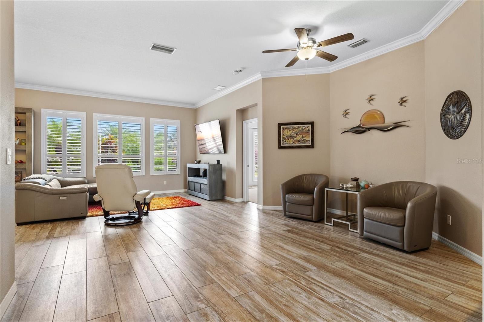 Listing Image #12
