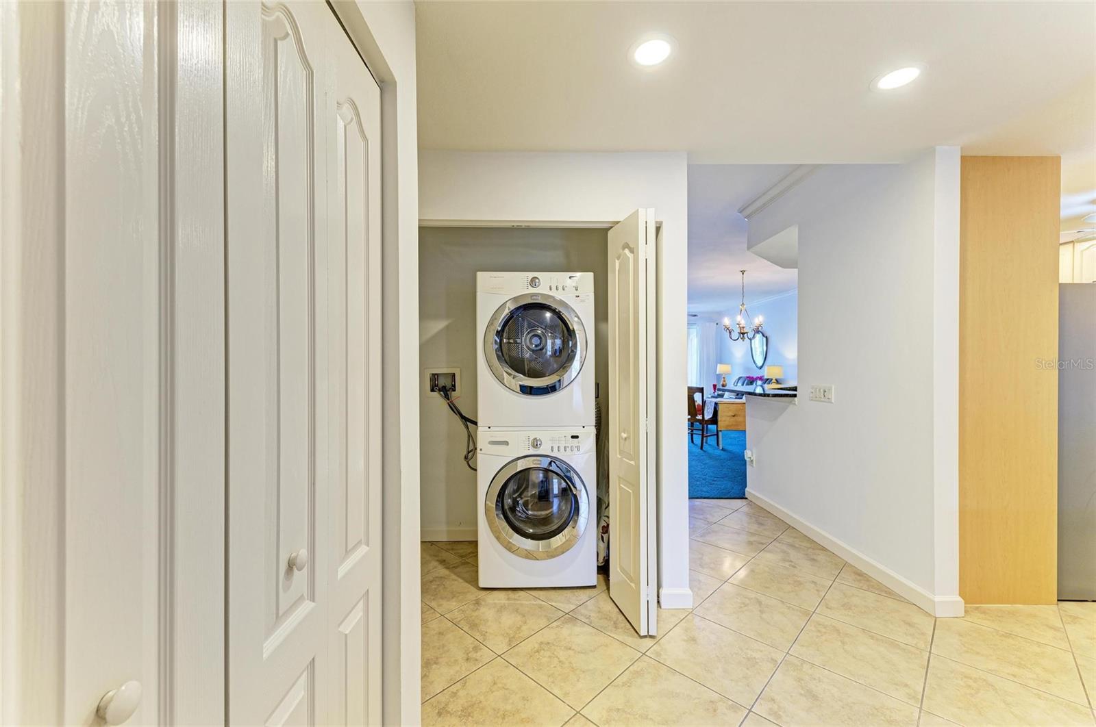 Listing Image #11