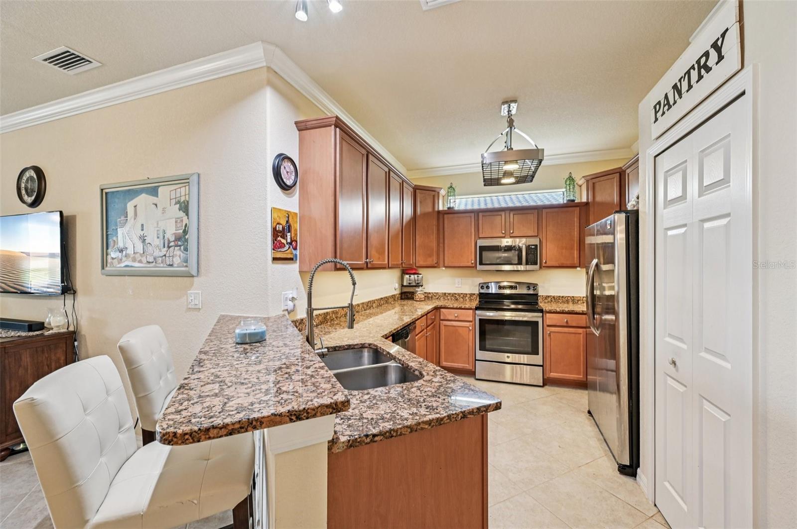 Listing Image #12
