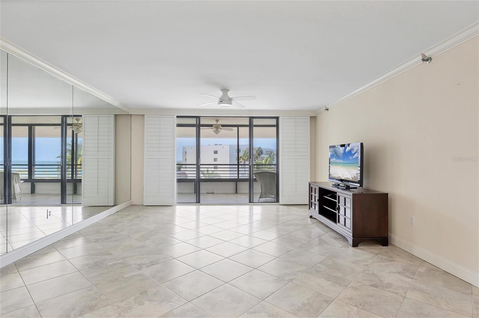 Listing Image #9