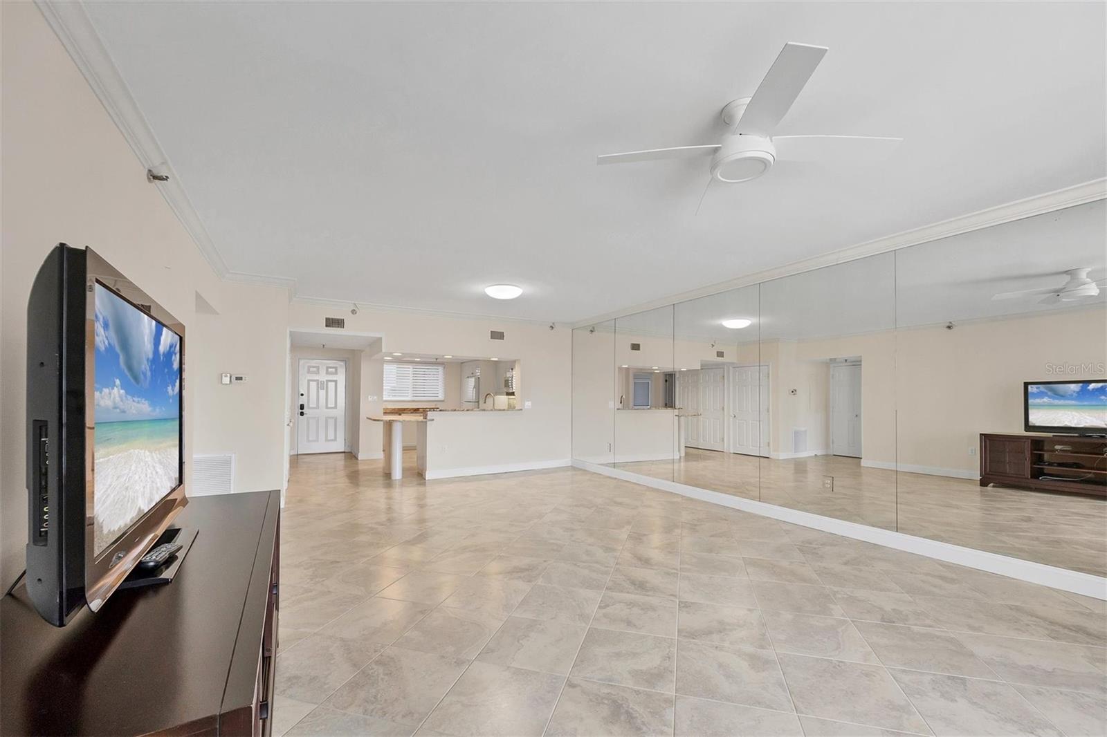 Listing Image #12