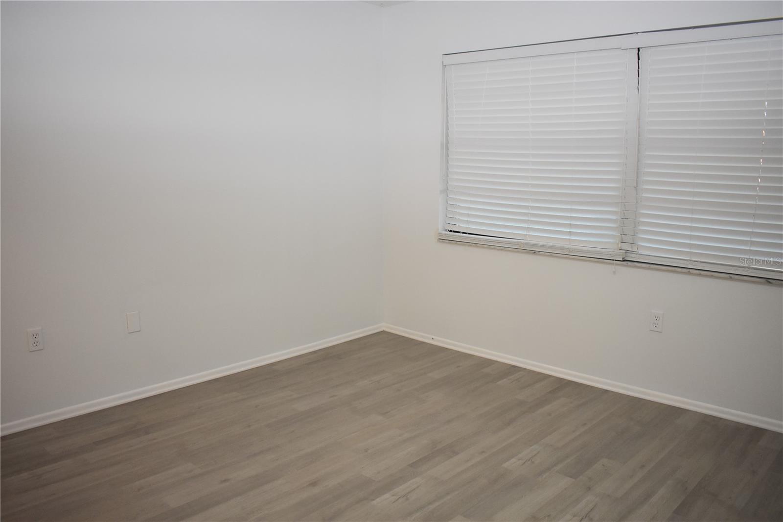 Listing Image #4