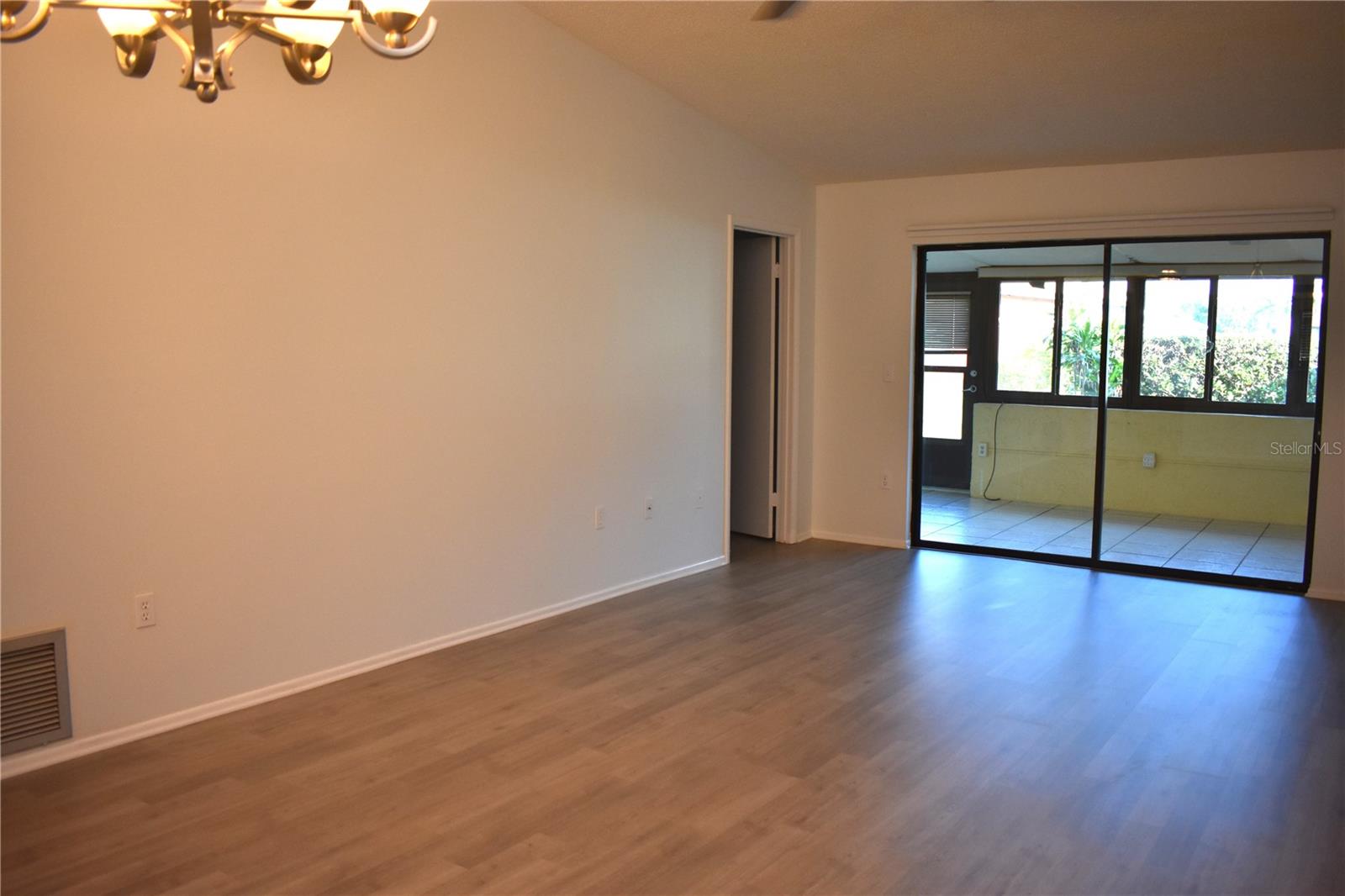 Listing Image #6
