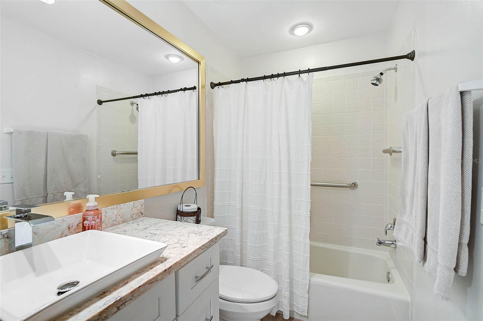 Listing Image #13