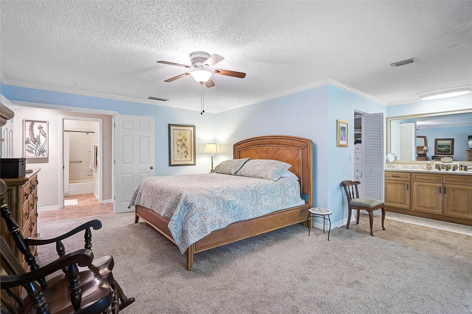 Listing Image #16