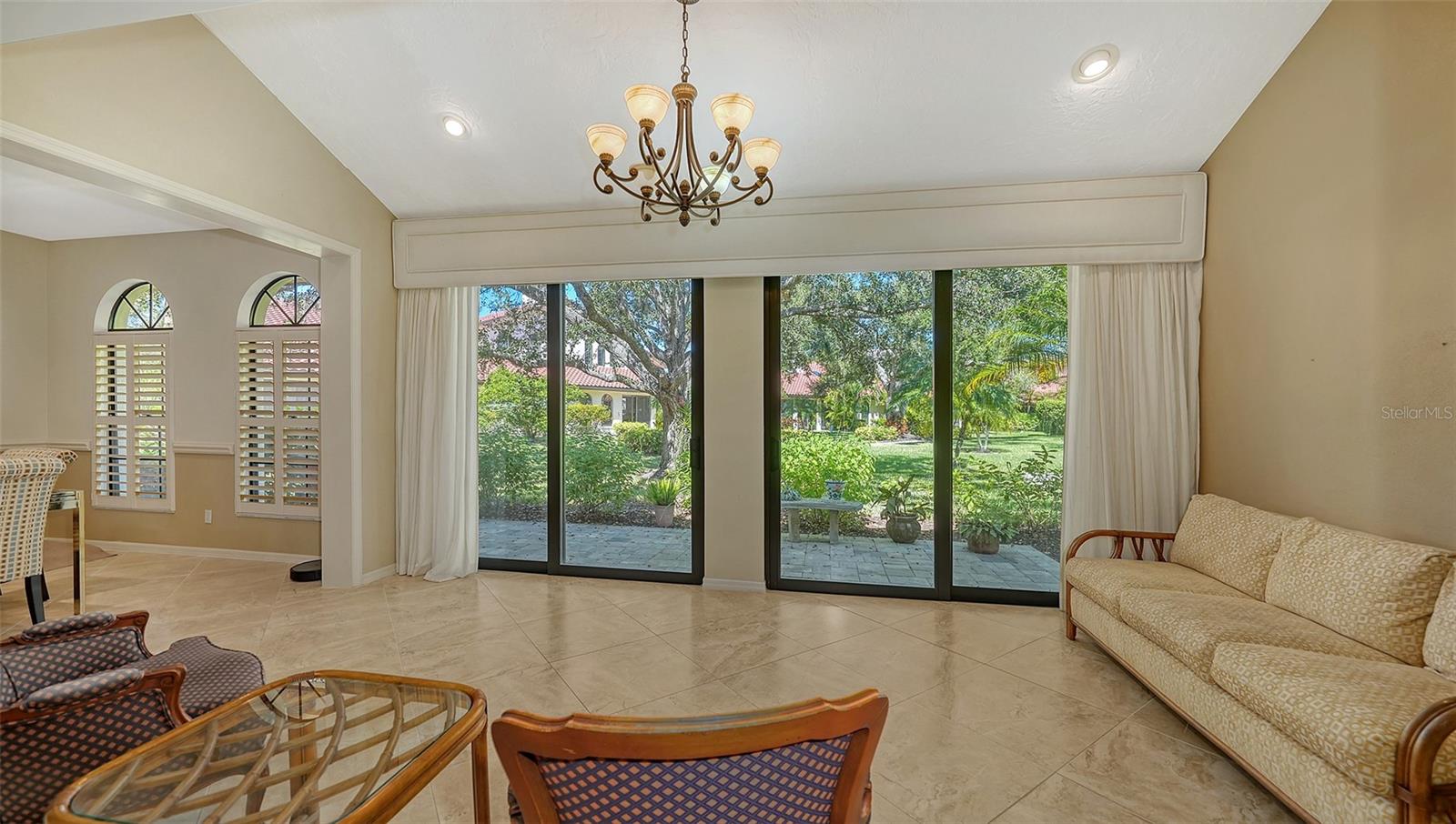 Listing Image #11