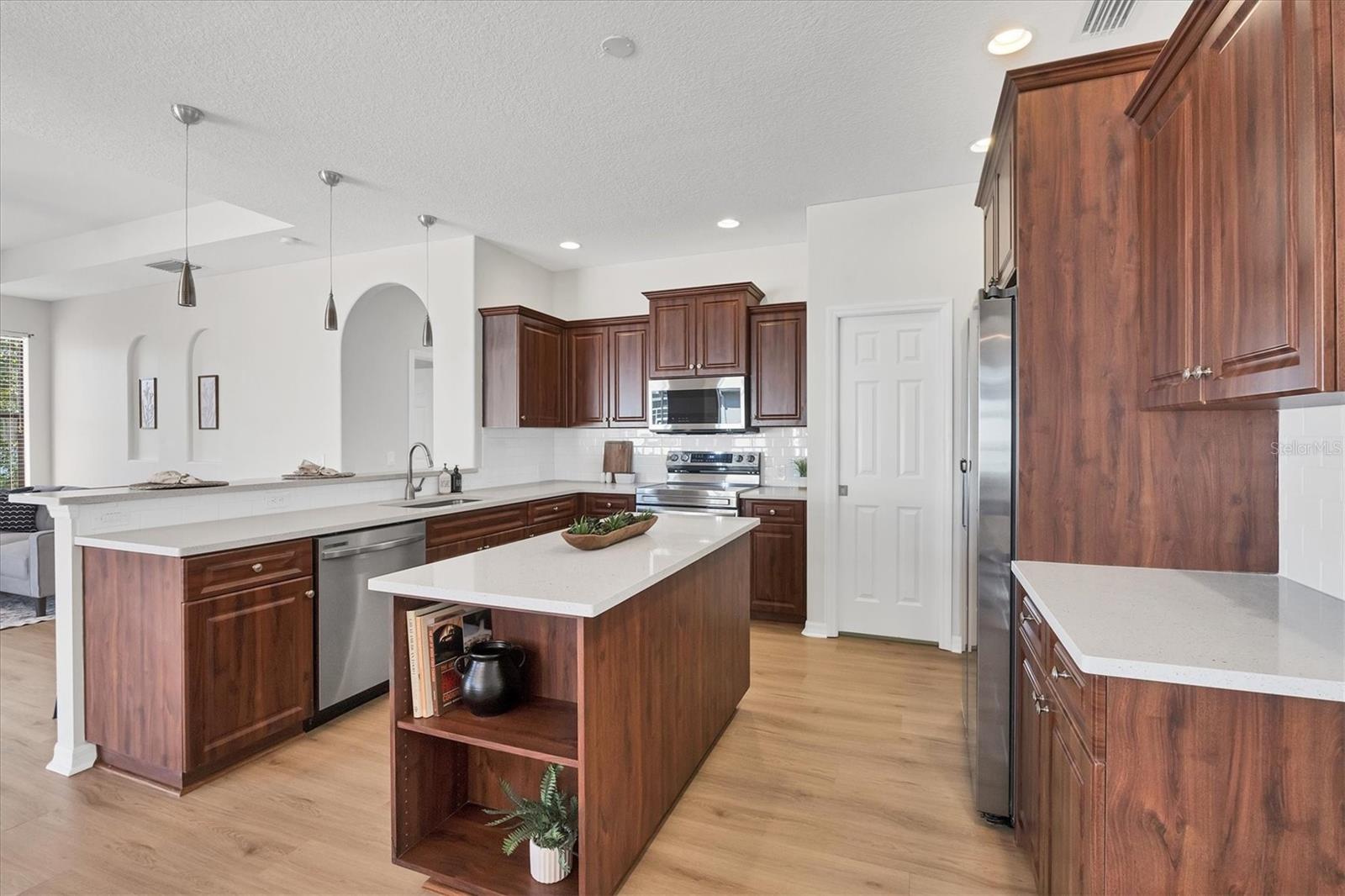 Listing Image #8