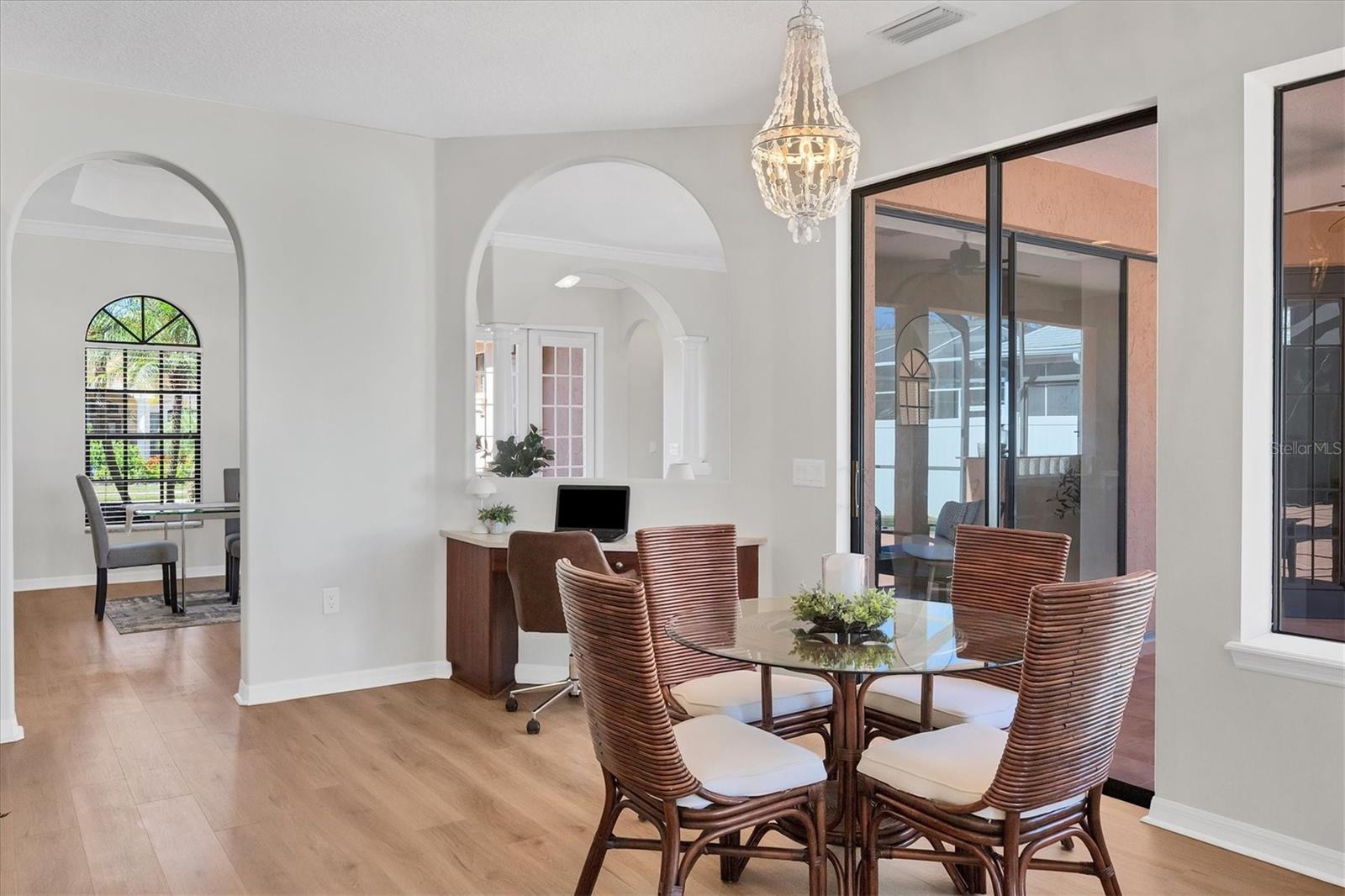 Listing Image #10