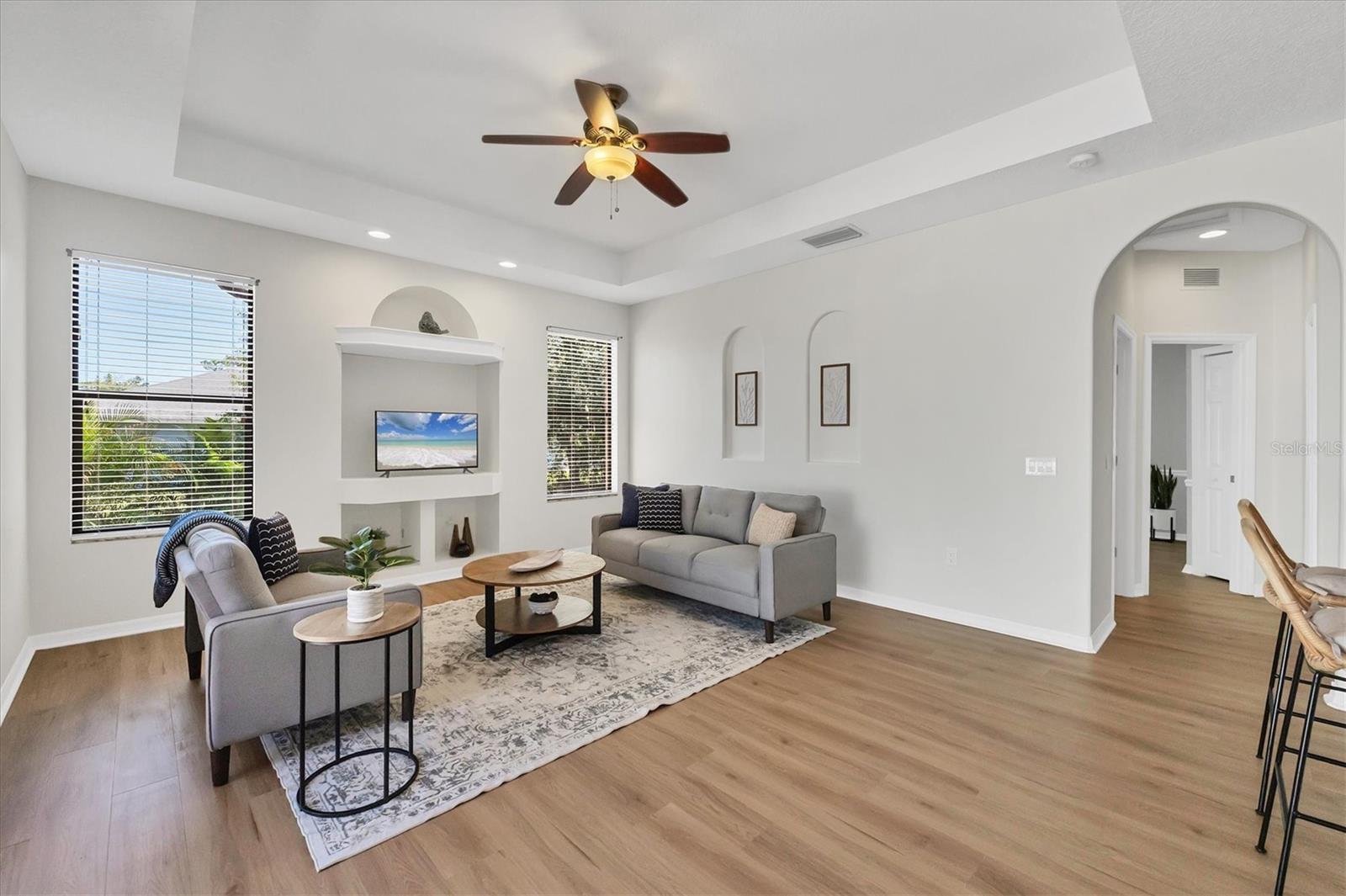 Listing Image #12
