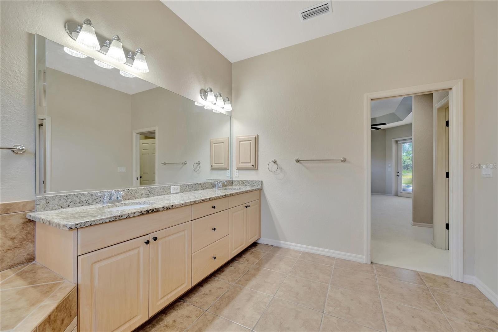 Listing Image #29