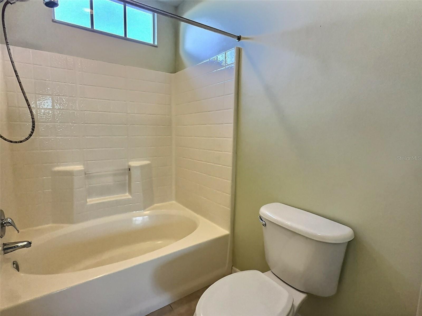 Listing Image #9