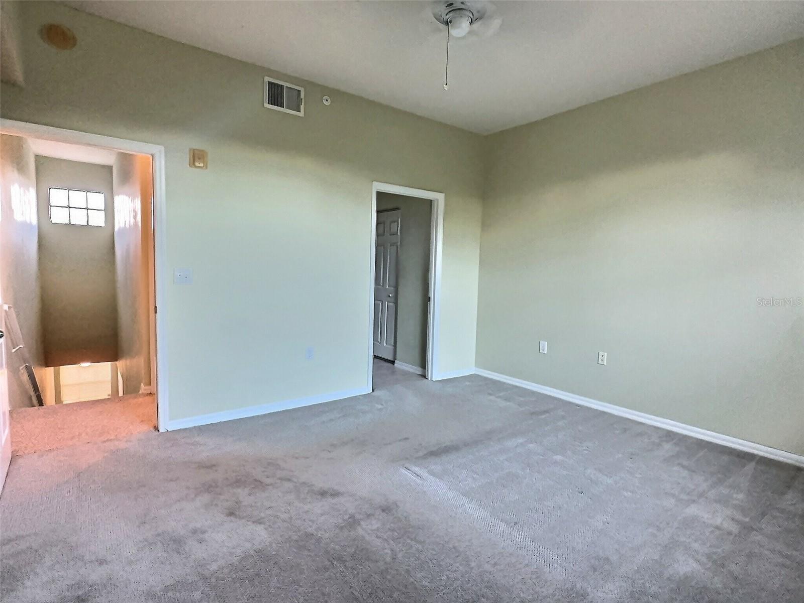 Listing Image #12