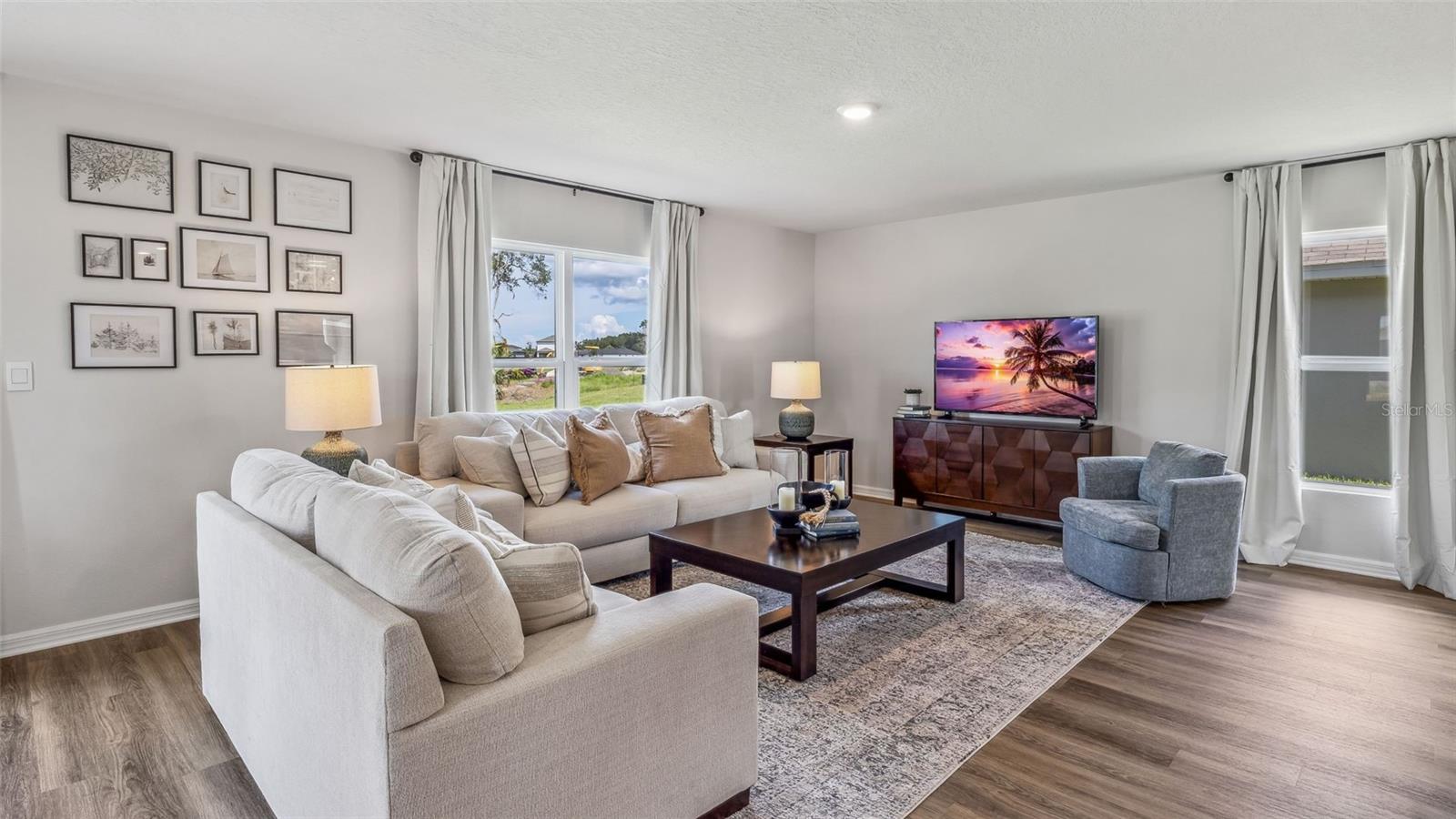 Listing Image #3