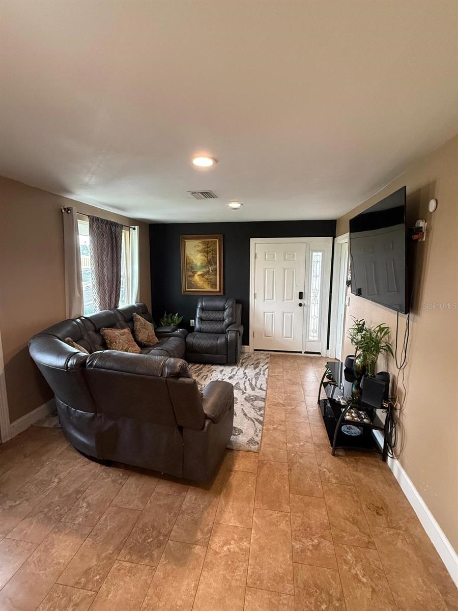 Listing Image #3