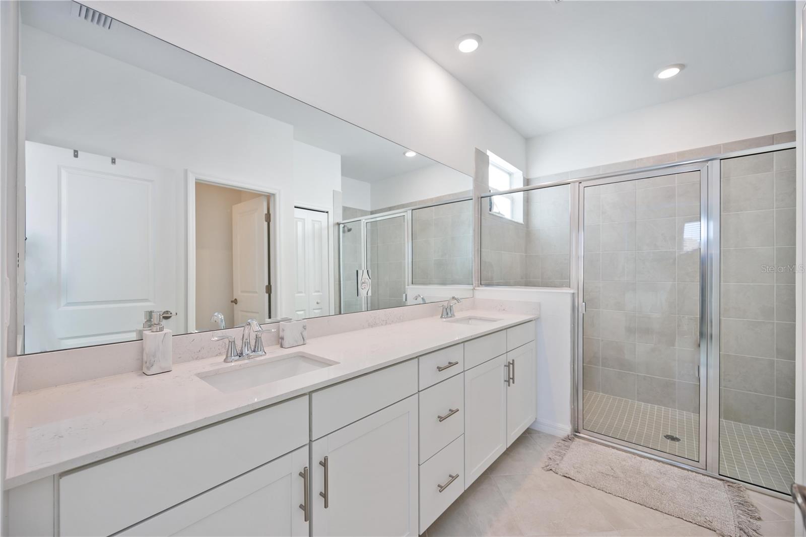Listing Image #8