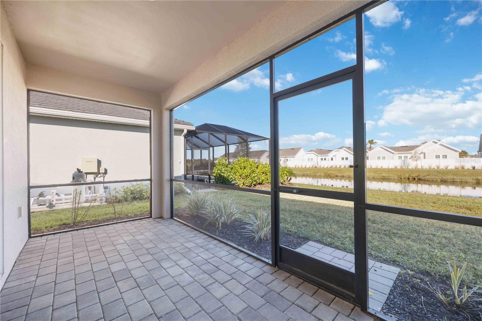 Listing Image #11