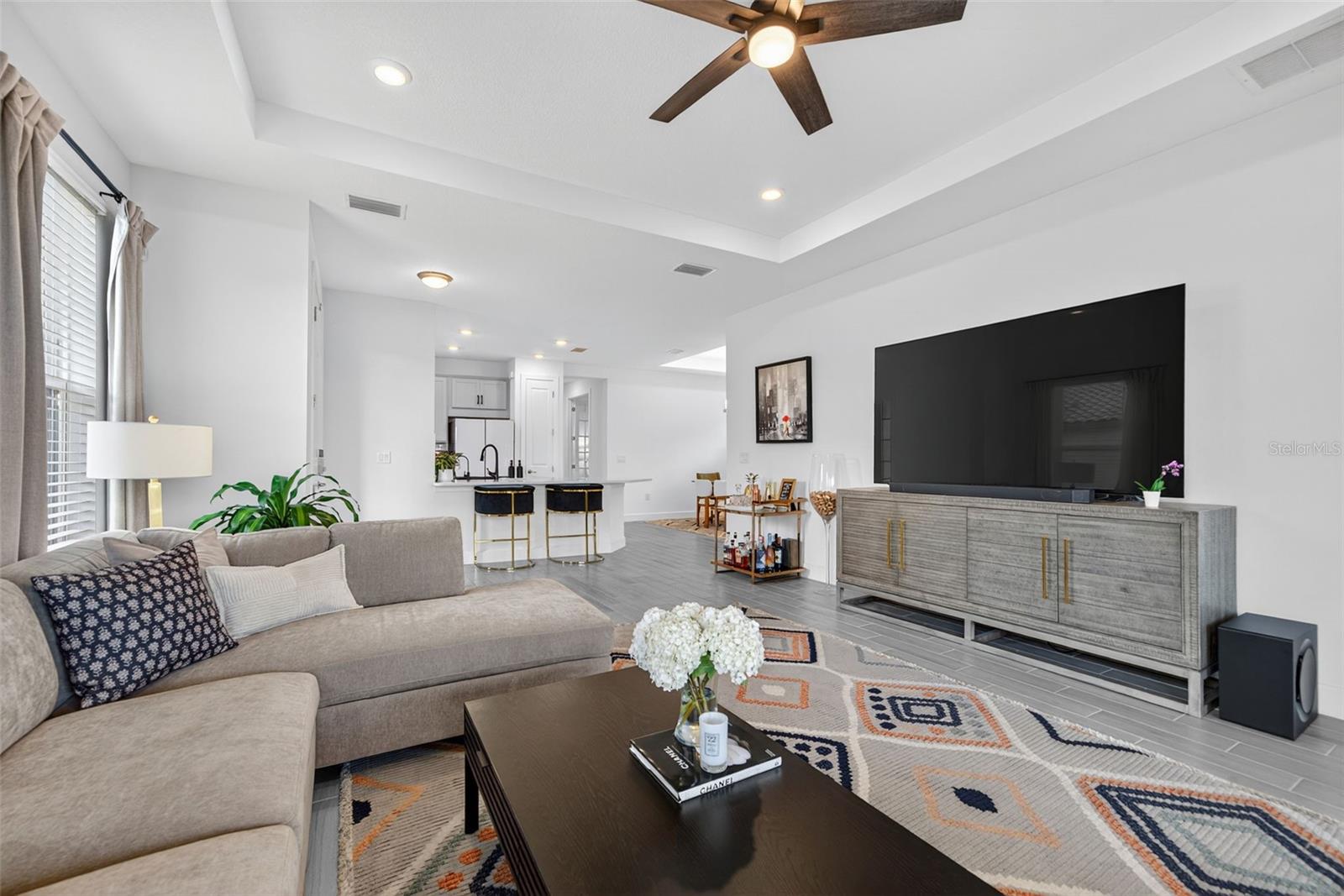 Listing Image #12