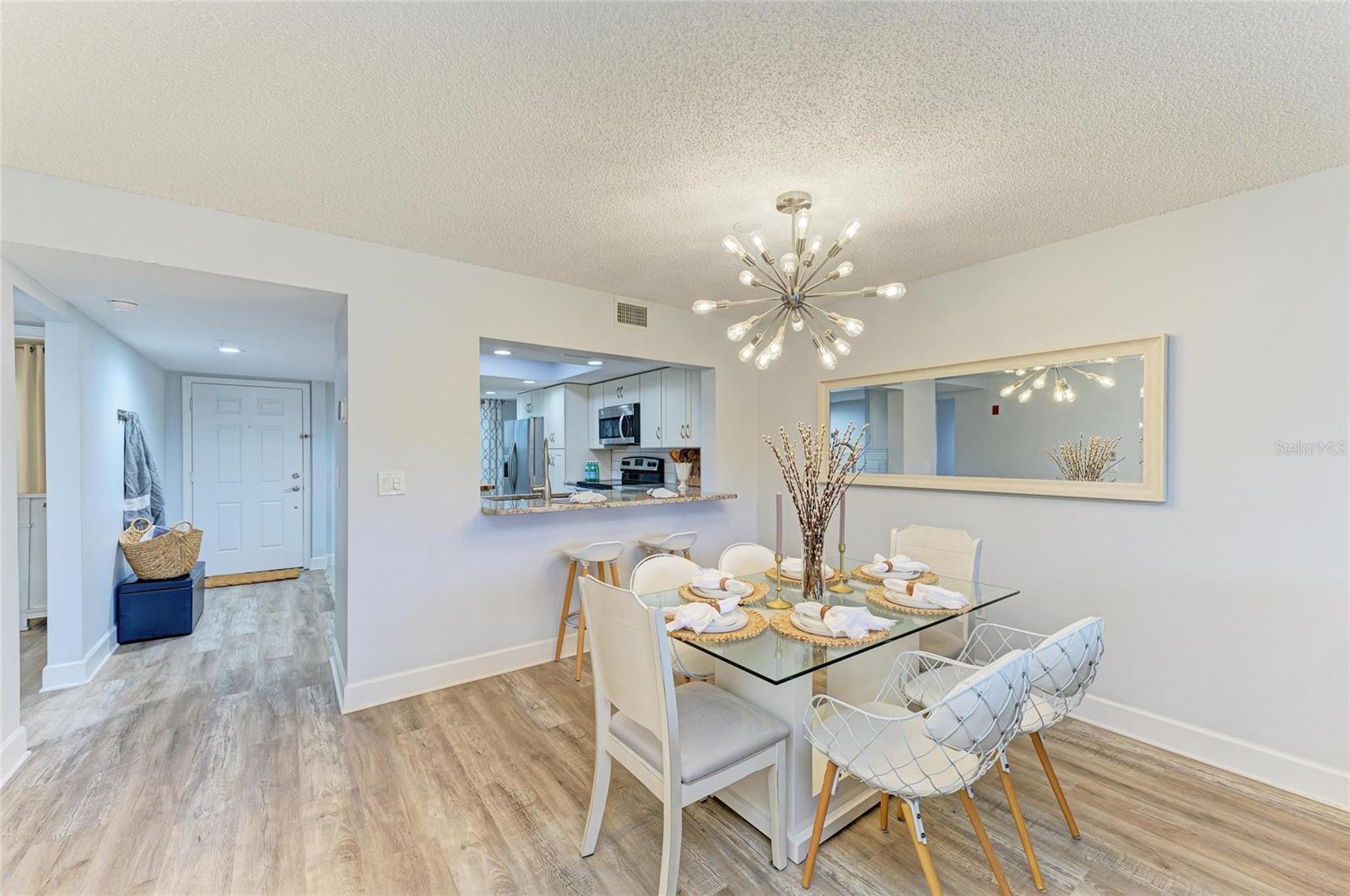 Listing Image #11