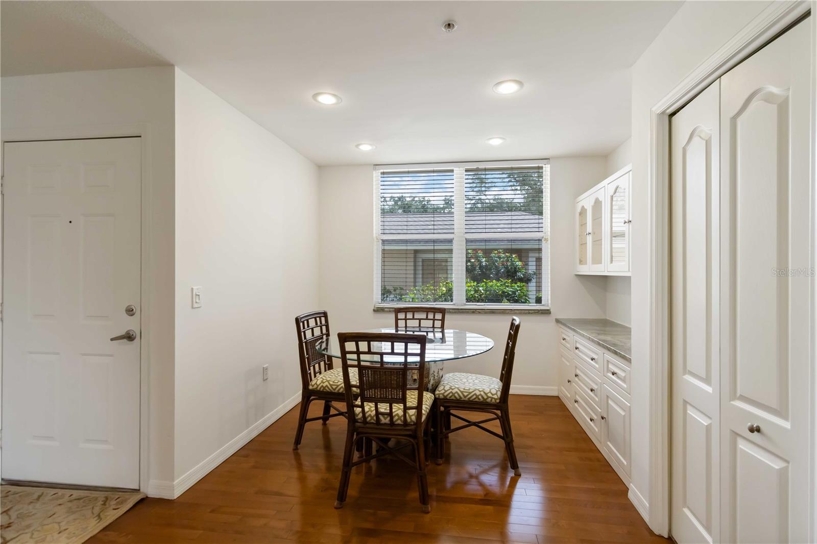 Listing Image #7