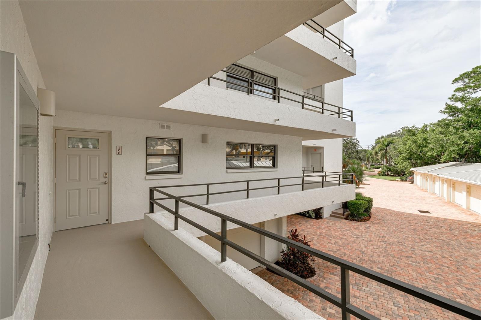 Listing Image #9
