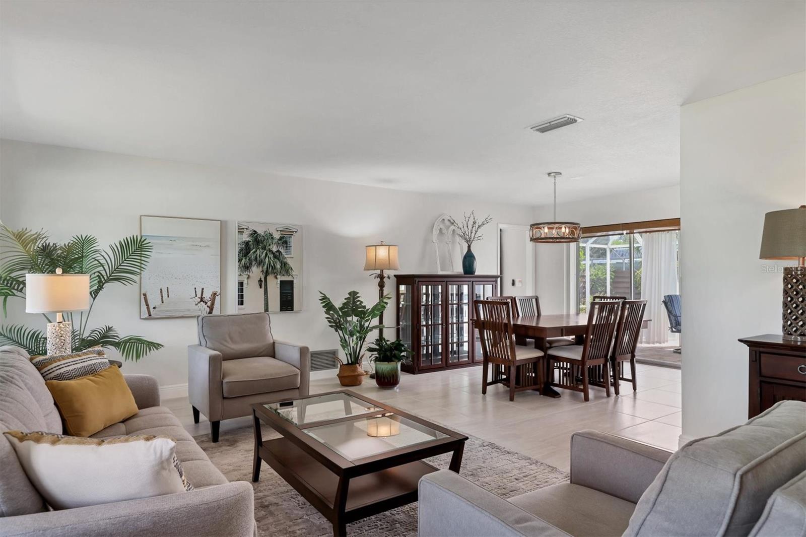 Listing Image #4