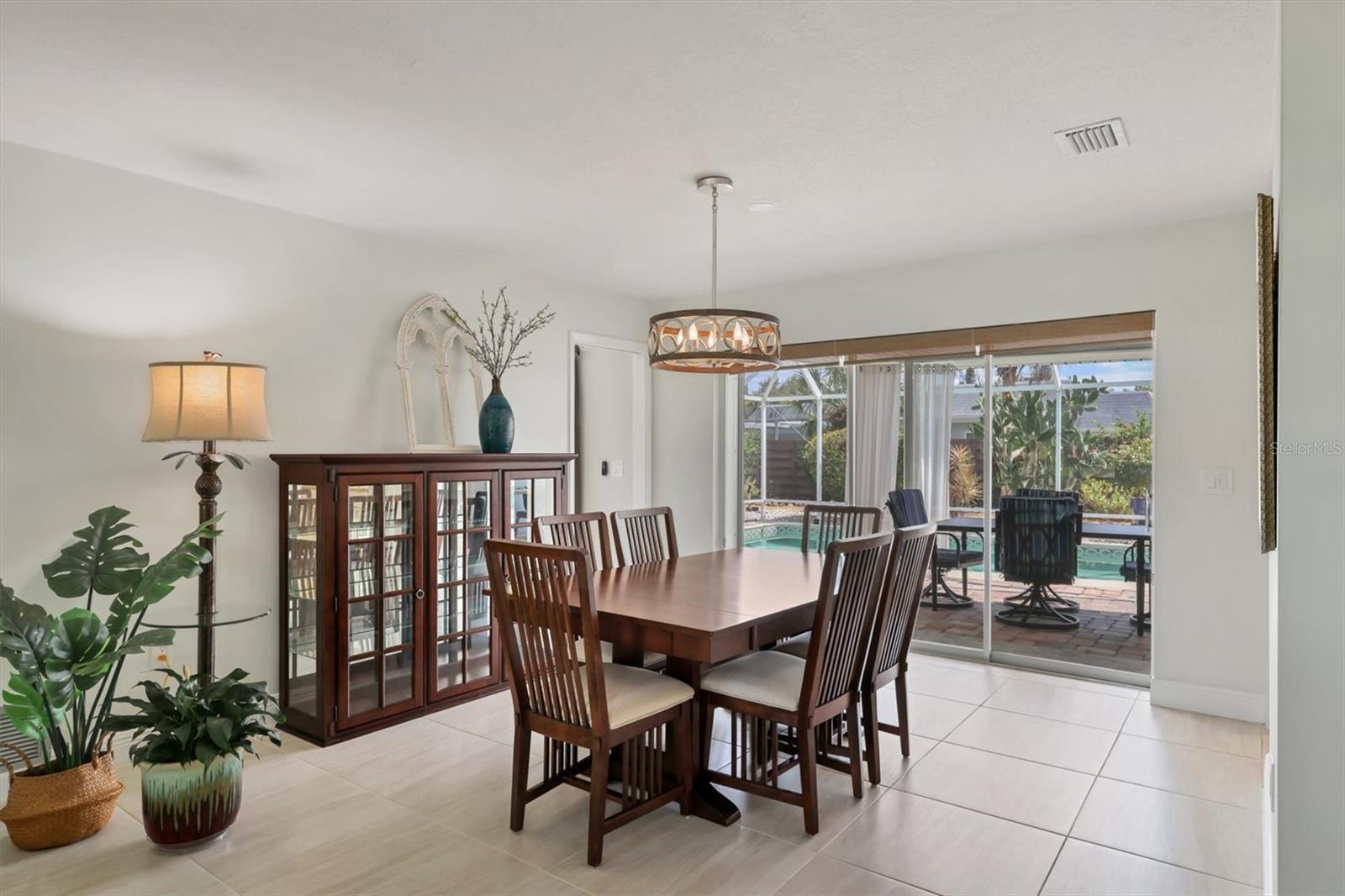 Listing Image #5