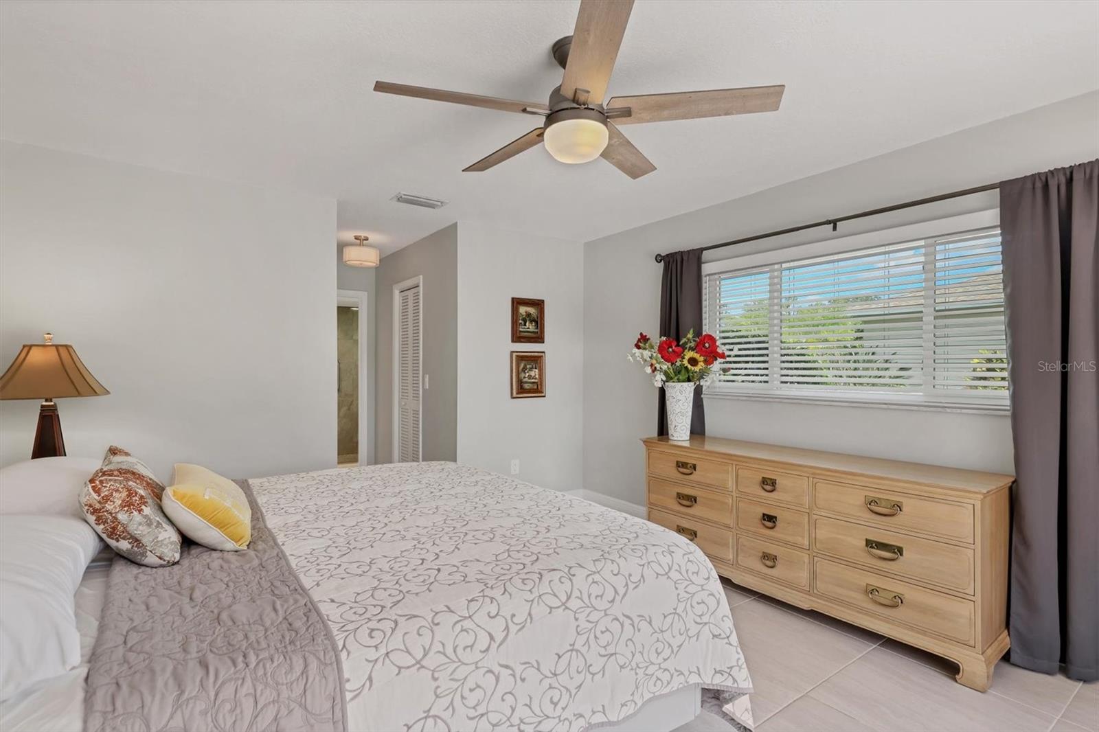 Listing Image #13