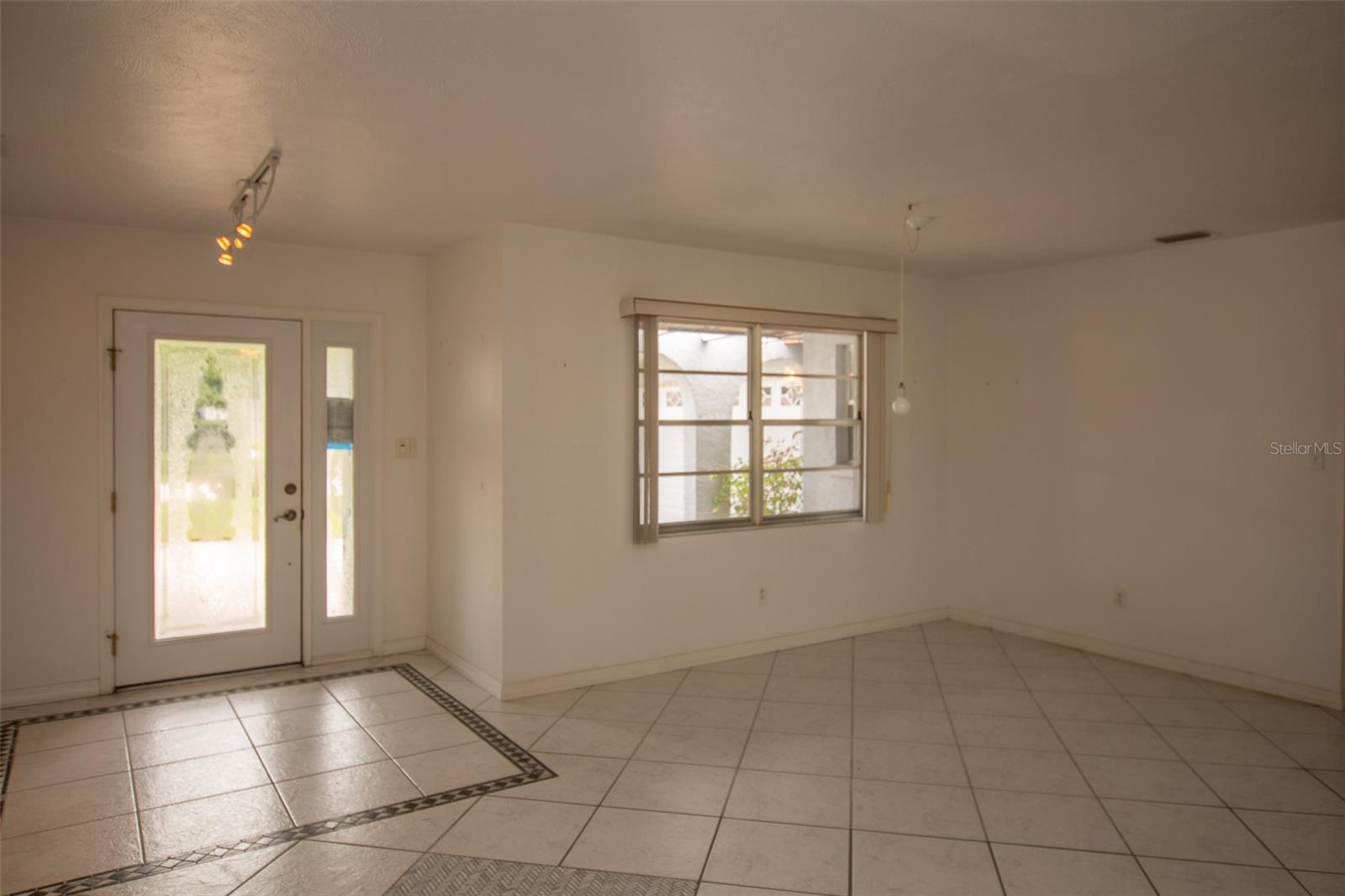 Listing Image #2