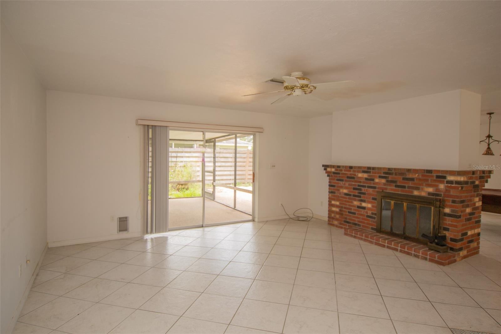 Listing Image #4