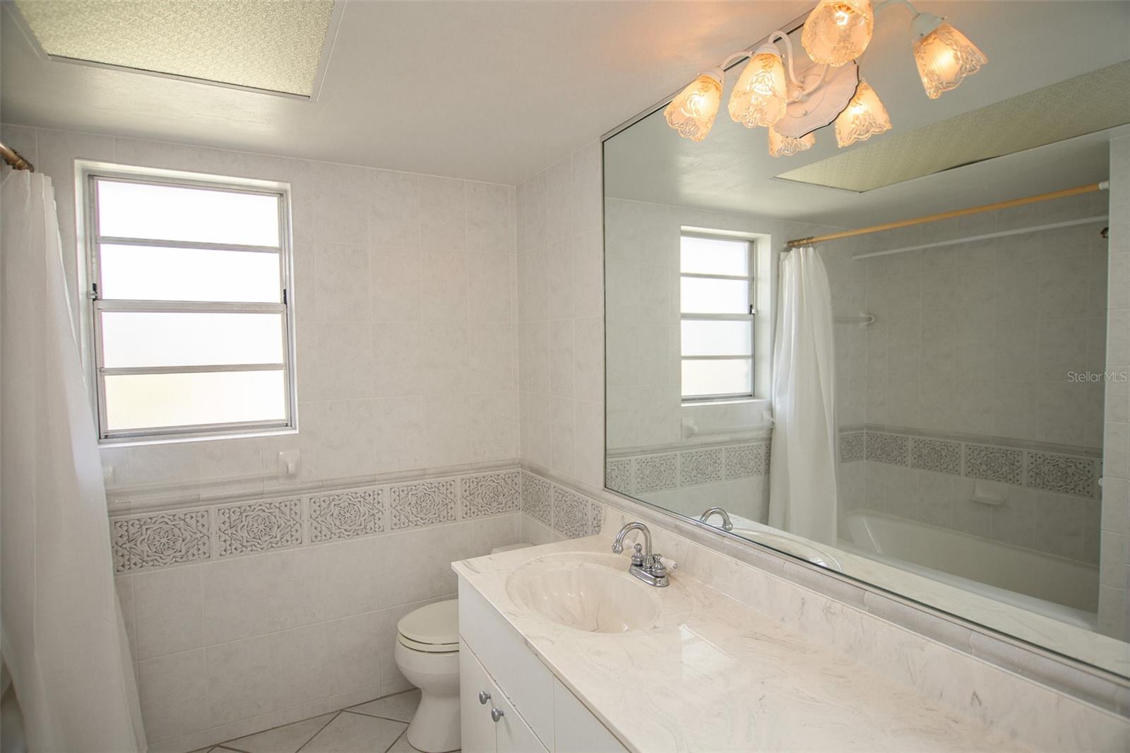 Listing Image #11