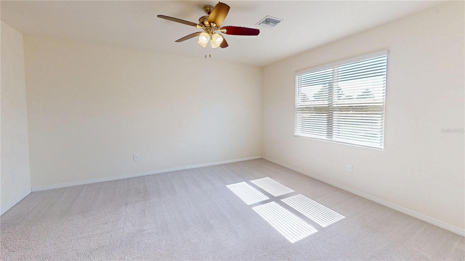 Listing Image #15
