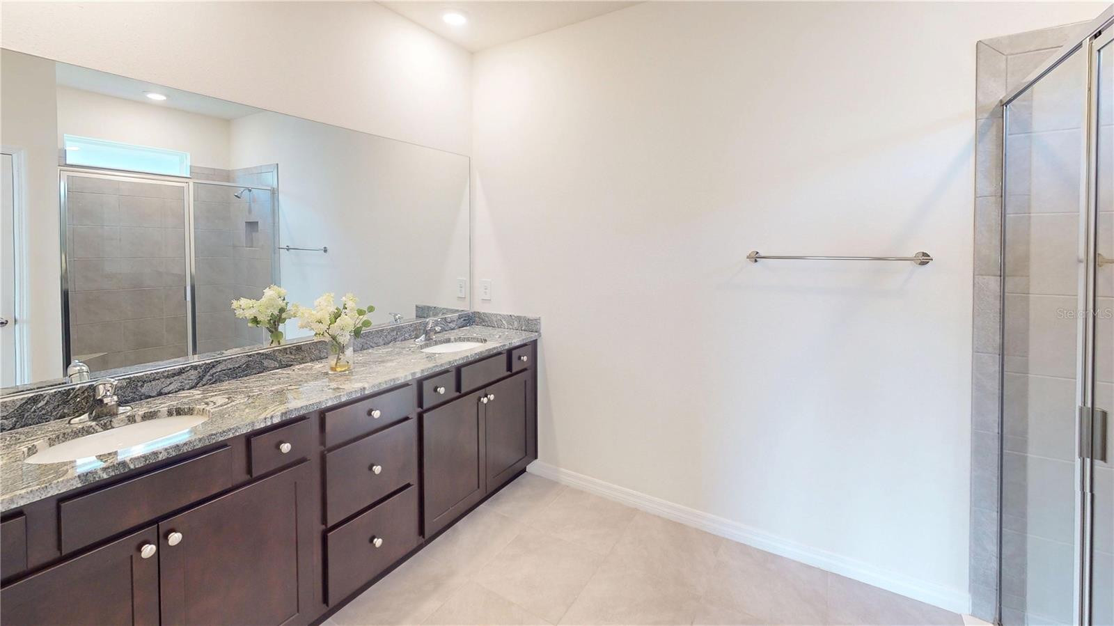 Listing Image #18