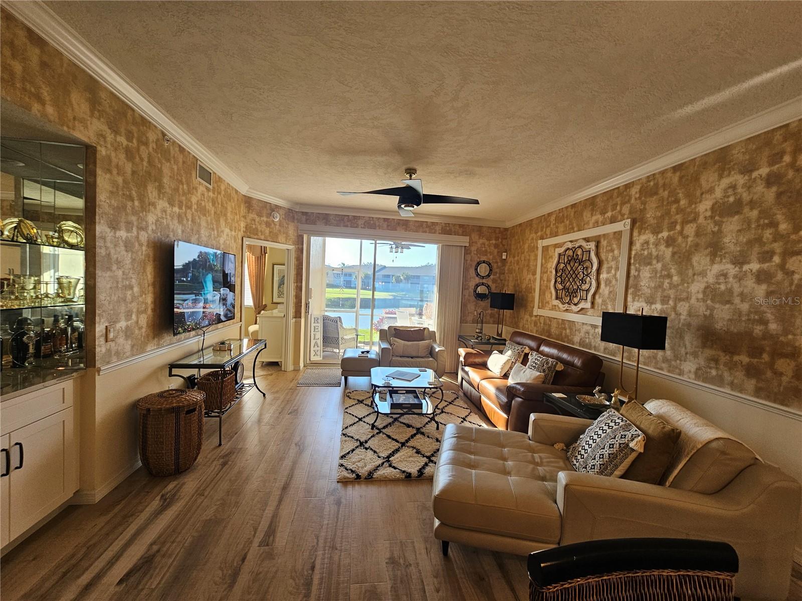 Listing Image #8