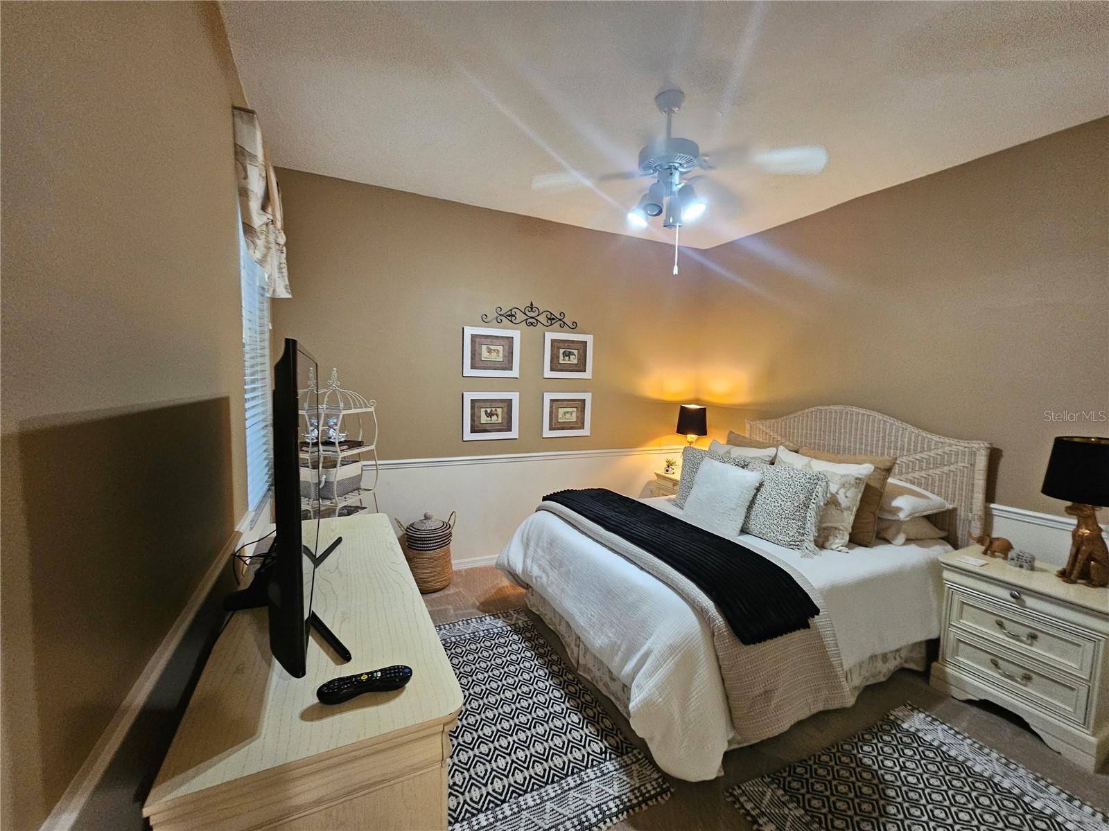 Listing Image #12