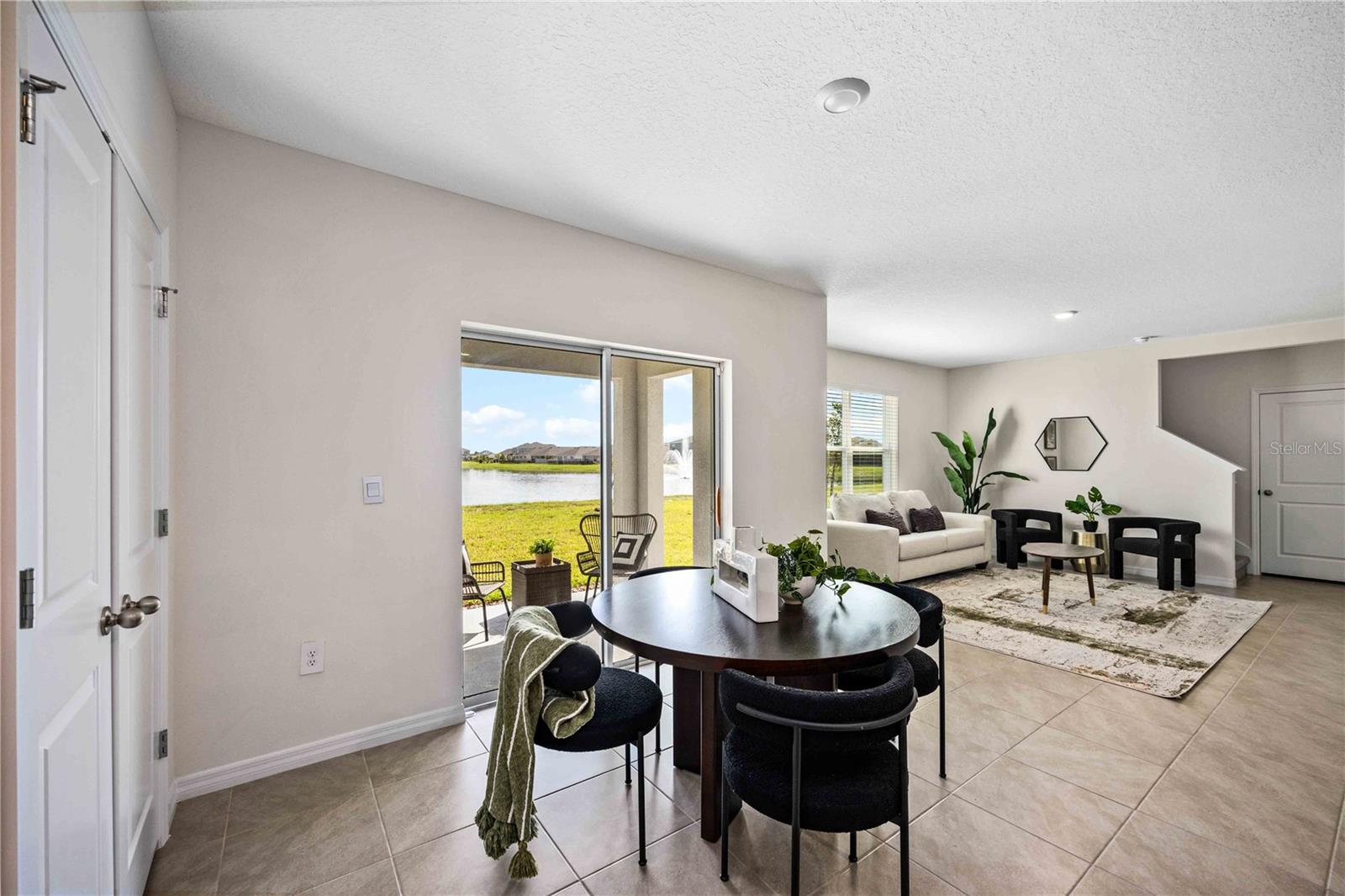 Listing Image #11