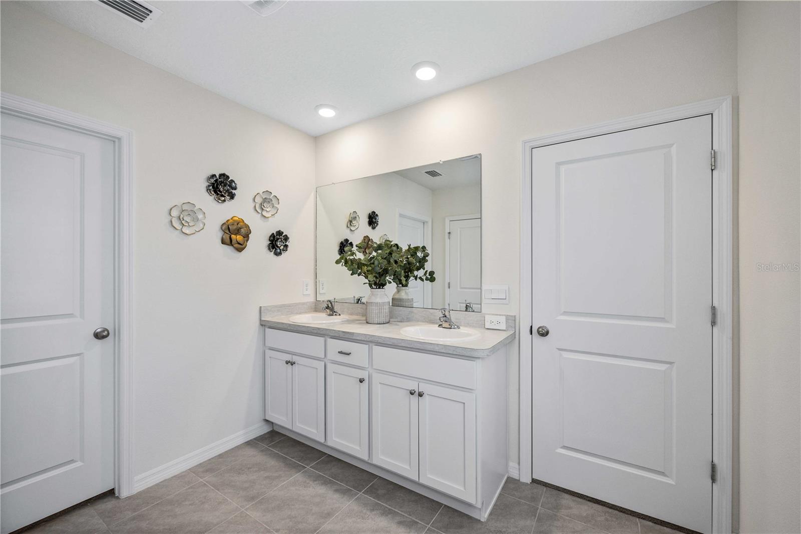 Listing Image #27