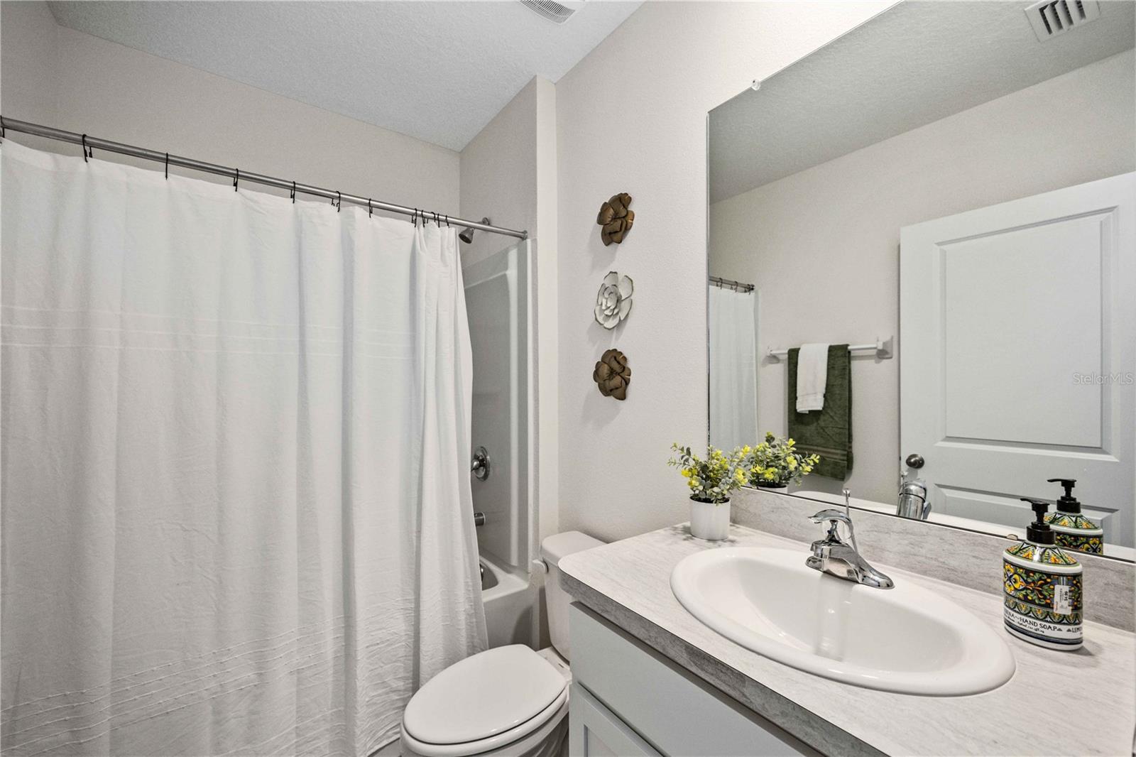 Listing Image #32