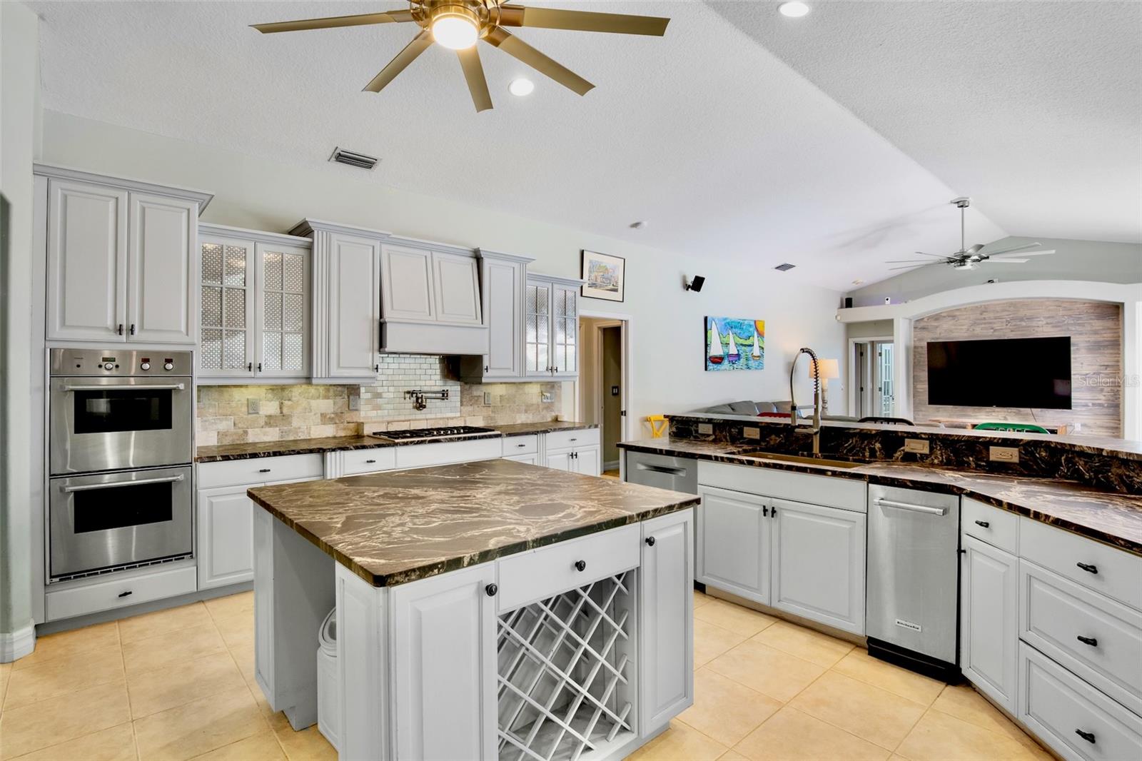 Listing Image #8