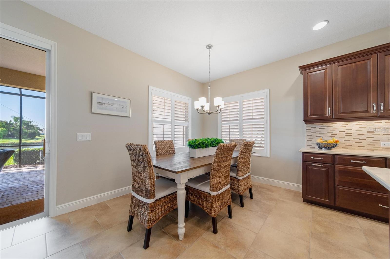 Listing Image #11