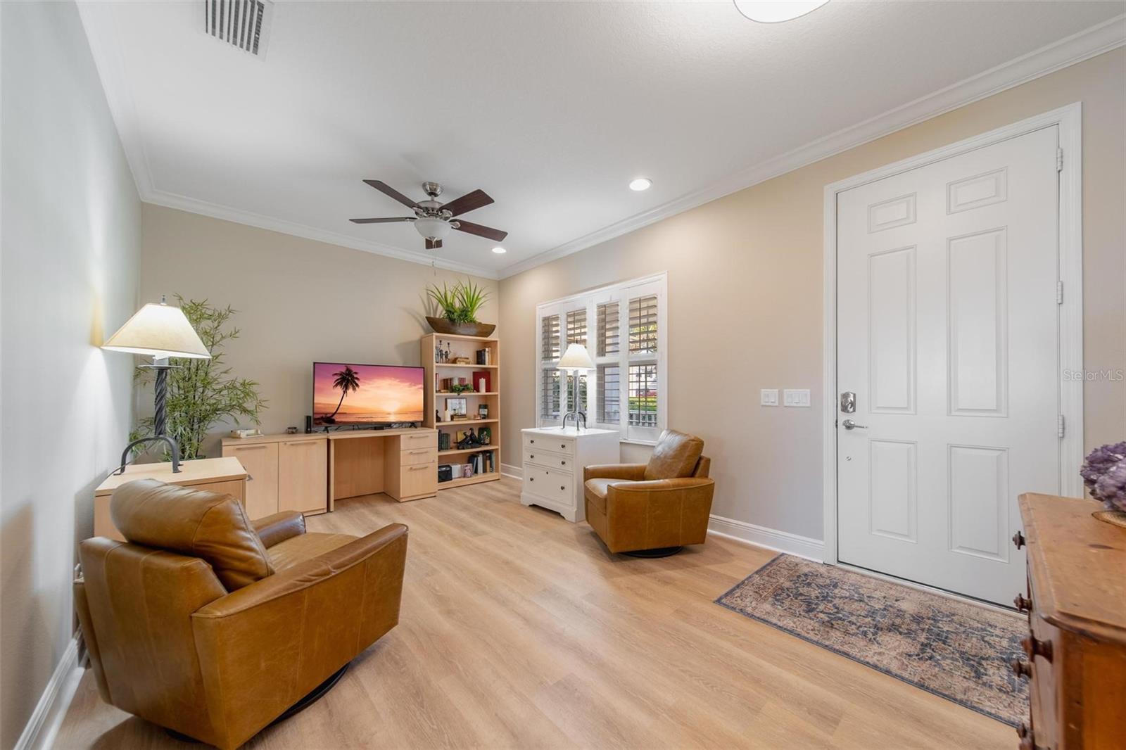 Listing Image #12