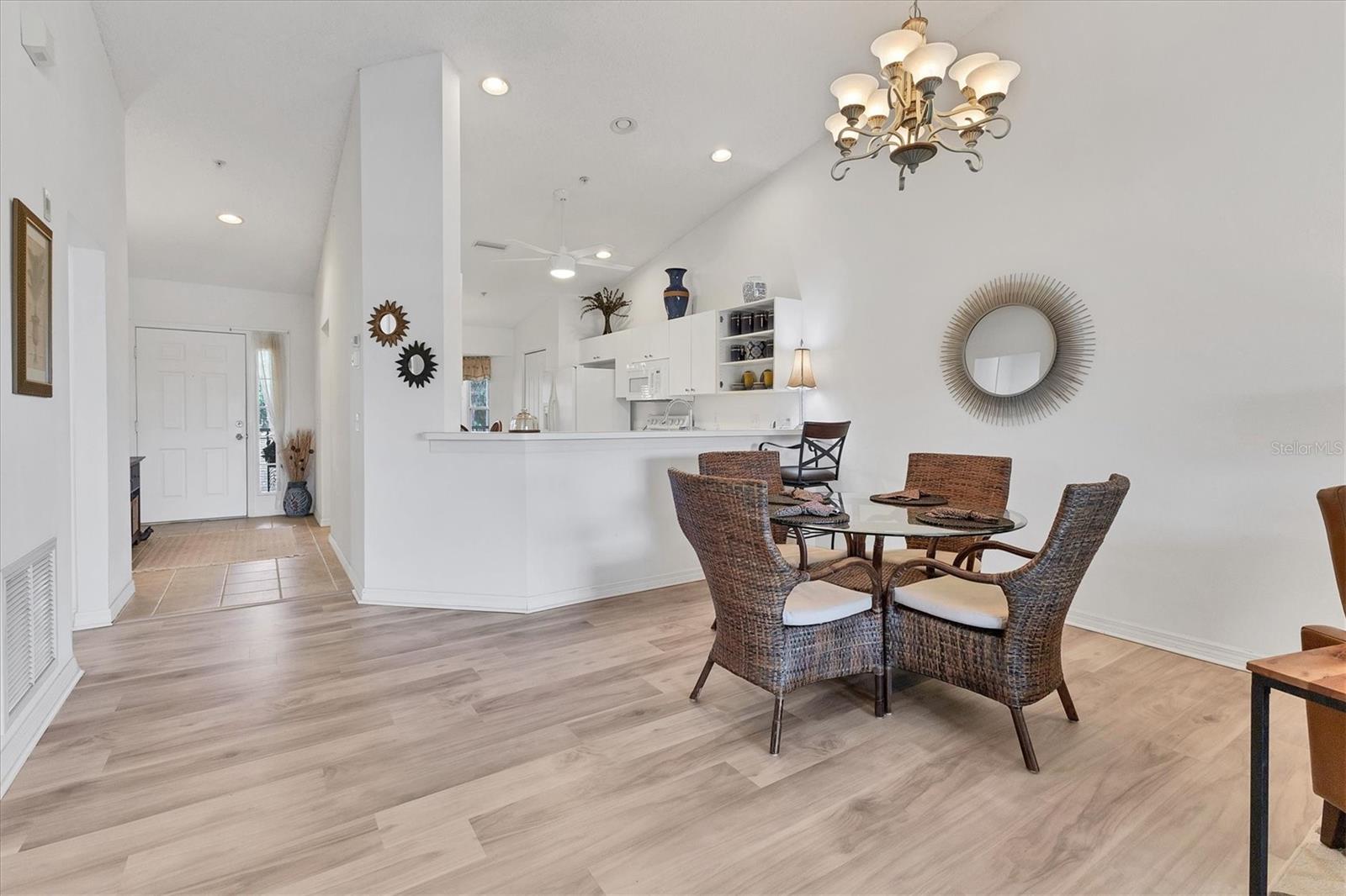 Listing Image #18