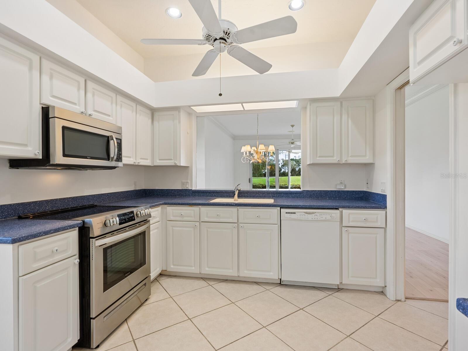 Listing Image #9