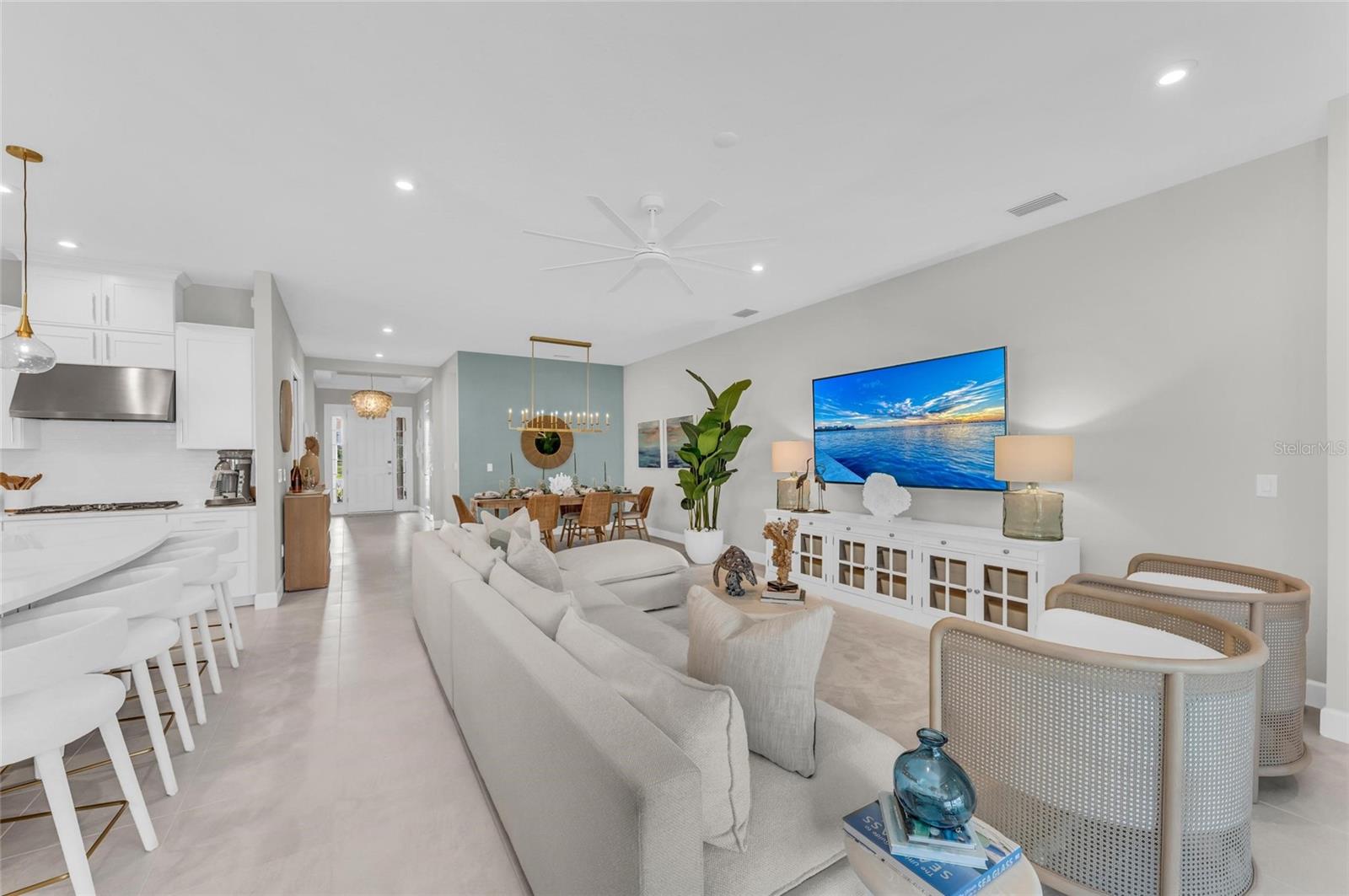 Listing Image #11